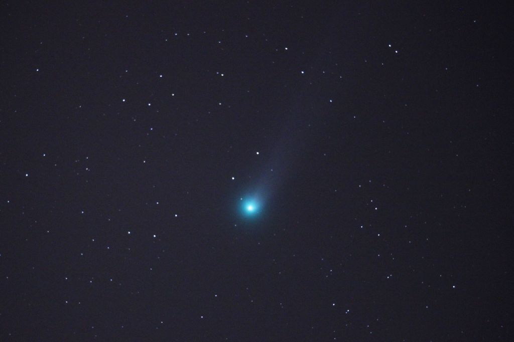 Comet Lovejoy by Ray Maher November 30, 2013
130mm F/5 reflector, 25 seconds at ISO 3200.
